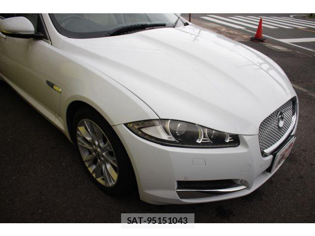 Jaguar XF 2013-03 7979559-5
