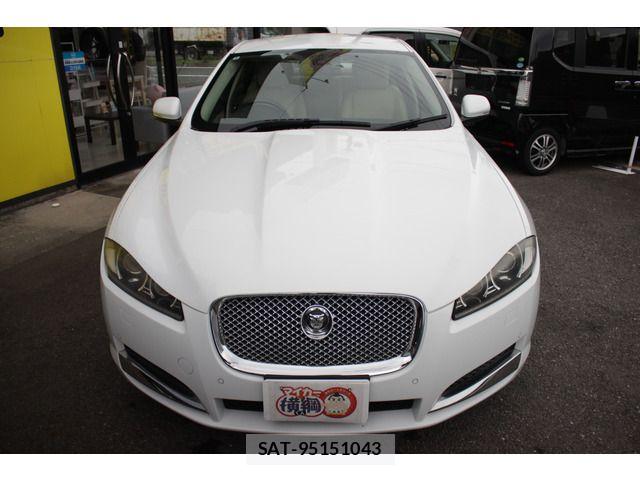 Jaguar XF 2013-03 7979559-7