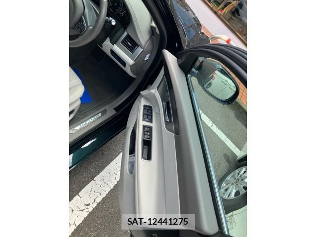 Jaguar XF 2016-07 8074129-17