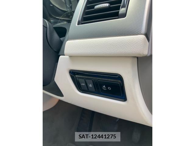 Jaguar XF 2016-07 8074129-19