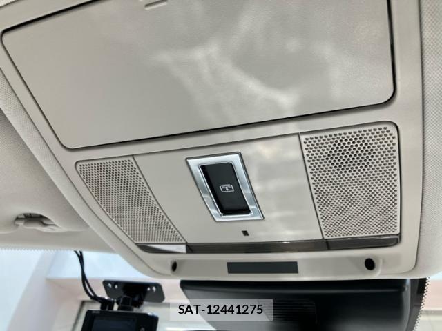 Jaguar XF 2016-07 8074129-26
