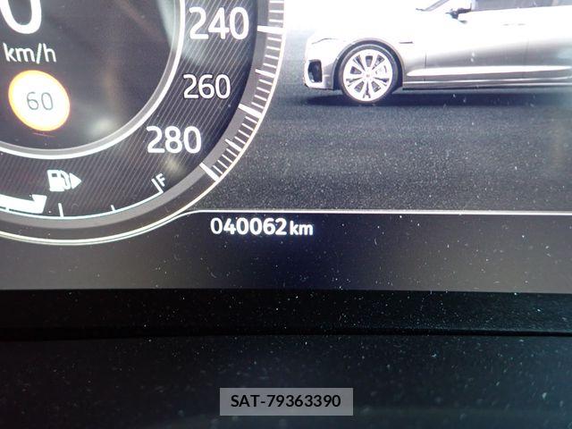 Jaguar XF 2023-11 8074128-10