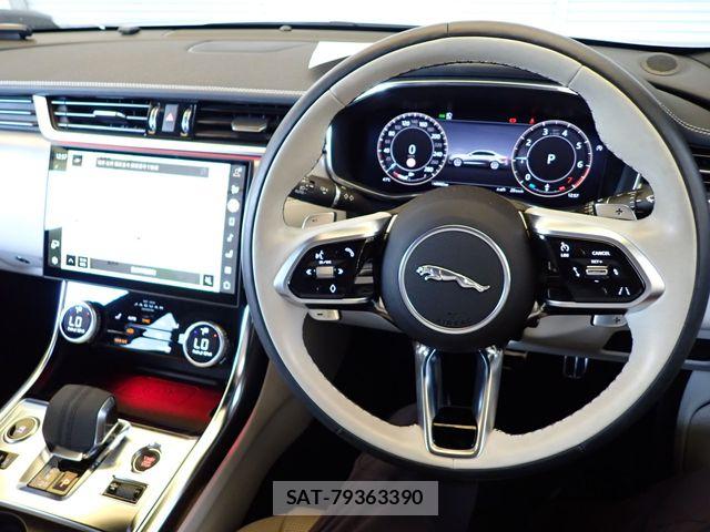 Jaguar XF 2023-11 8074128-17