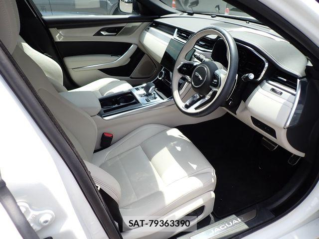 Jaguar XF 2023-11 8074128-1
