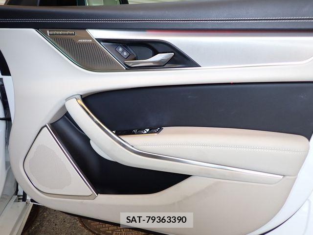 Jaguar XF 2023-11 8074128-19