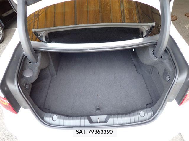 Jaguar XF 2023-11 8074128-23