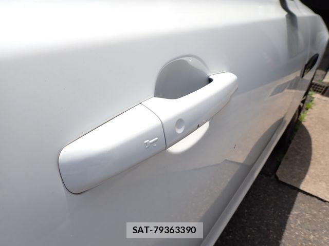 Jaguar XF 2023-11 8074128-8