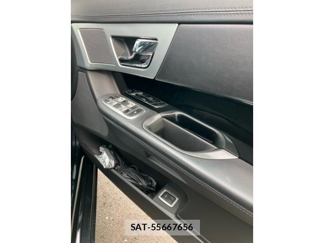 Jaguar XF 2012-07 8099769-9