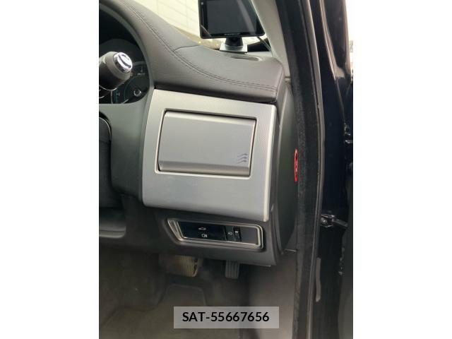 Jaguar XF 2012-07 8099769-11