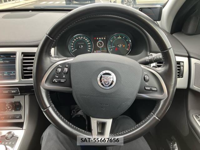 Jaguar XF 2012-07 8099769-16