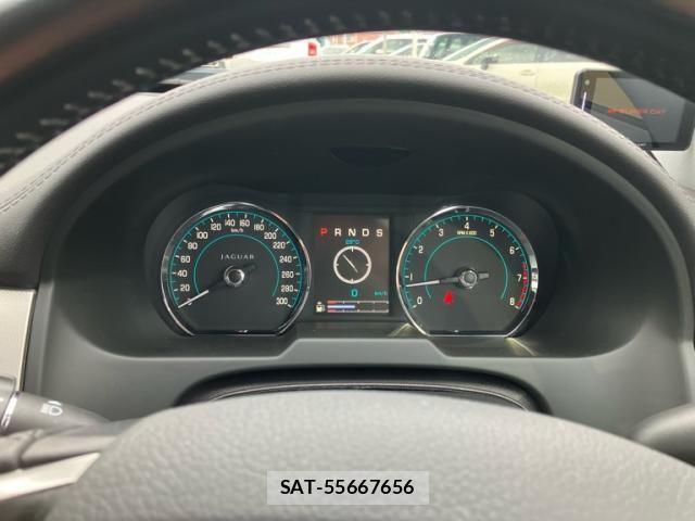Jaguar XF 2012-07 8099769-17