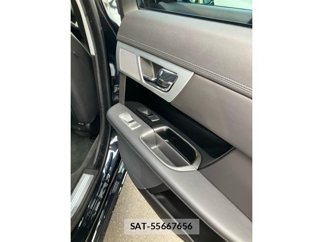 Jaguar XF 2012-07 8099769-23