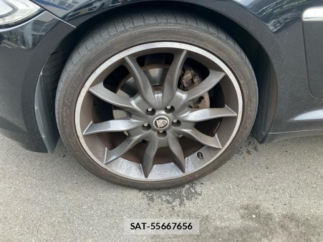 Jaguar XF 2012-07 8099769-5
