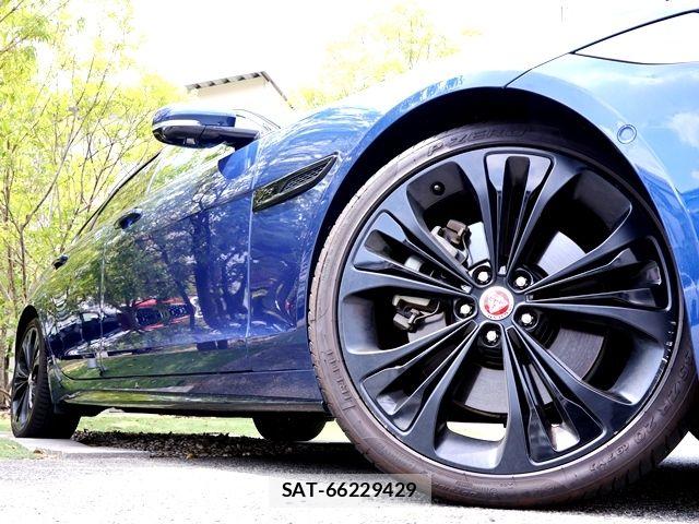 Jaguar XF 2021-09 8354725-13