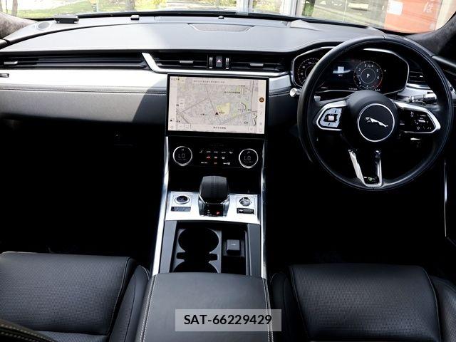 Jaguar XF 2021-09 8354725-1