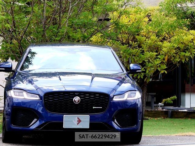 Jaguar XF 2021-09 8354725-4