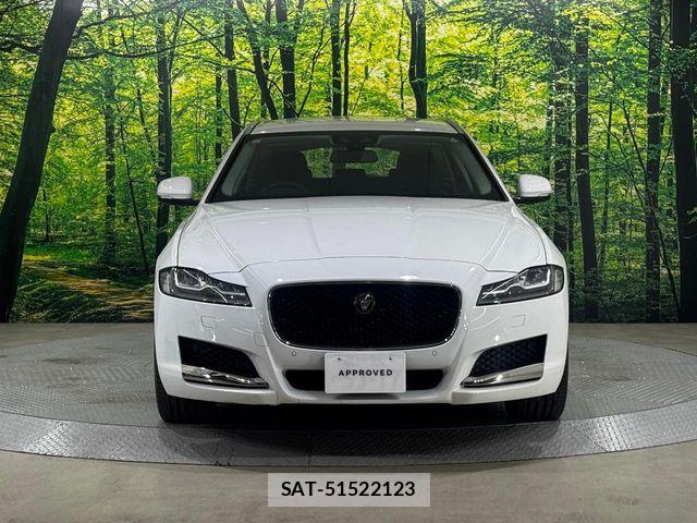 Jaguar XF 2019-03 6244717-12