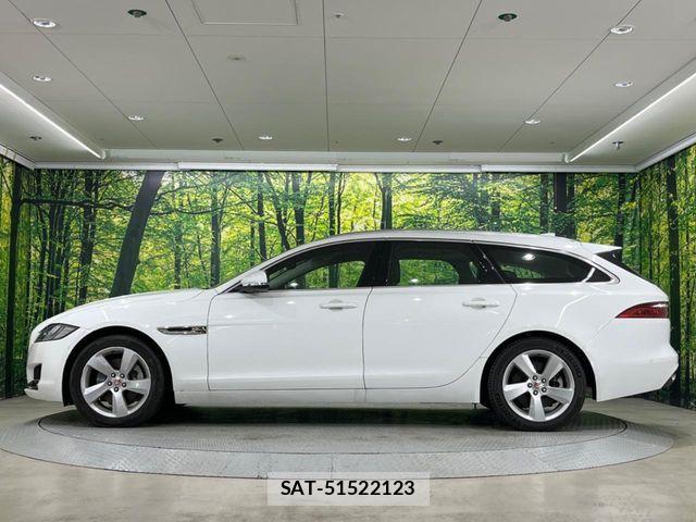 Jaguar XF 2019-03 6244717-14
