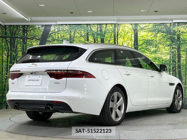 Jaguar XF 2019-03 6244717-17