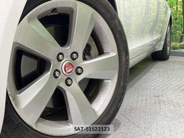 Jaguar XF 2019-03 6244717-4