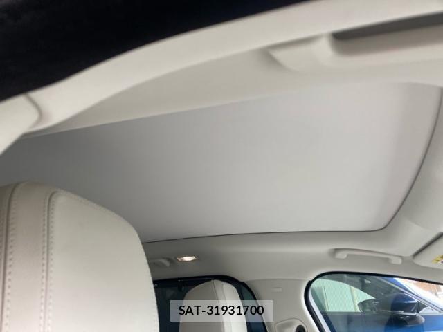 Jaguar XF 2018-12 7876997-12