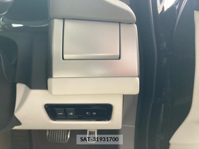 Jaguar XF 2018-12 7876997-14
