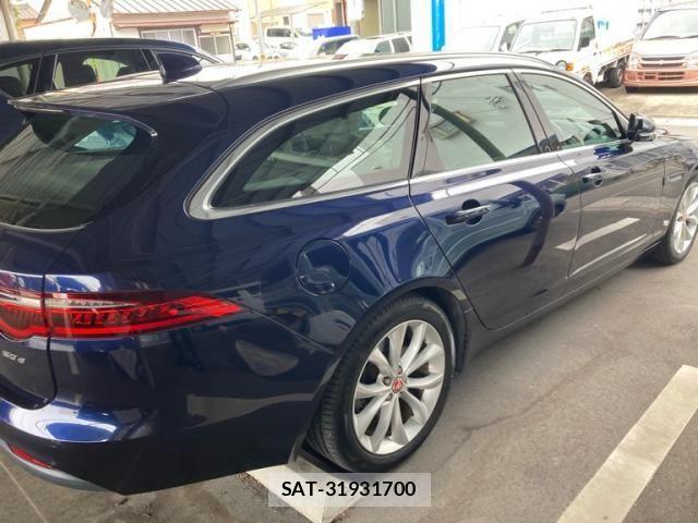 Jaguar XF 2018-12 7876997-4