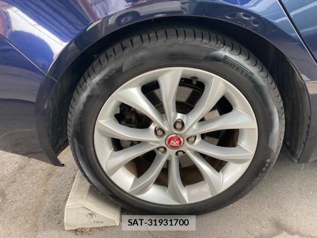 Jaguar XF 2018-12 7876997-7