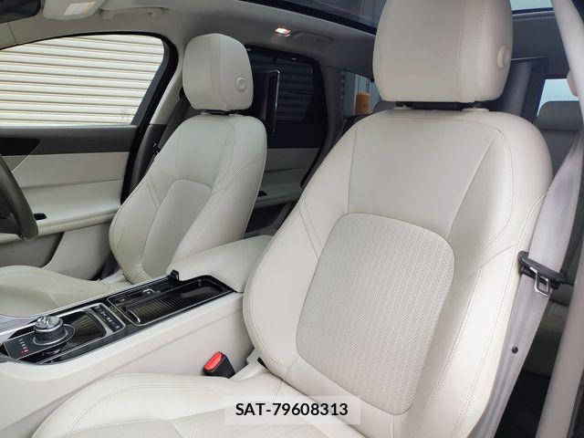 Jaguar XF 2018-09 8829591-10