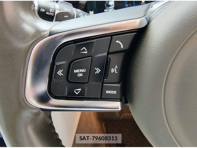 Jaguar XF 2018-09 8829591-11
