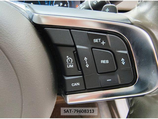 Jaguar XF 2018-09 8829591-12