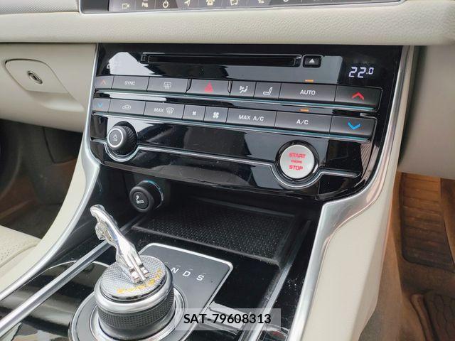 Jaguar XF 2018-09 8829591-14