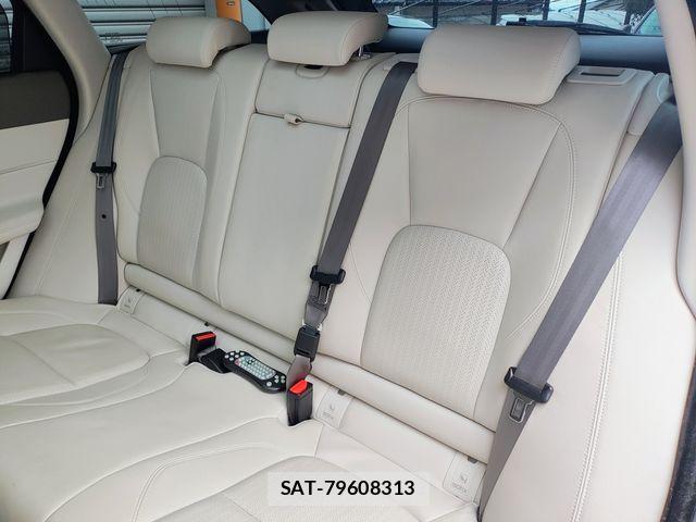 Jaguar XF 2018-09 8829591-17