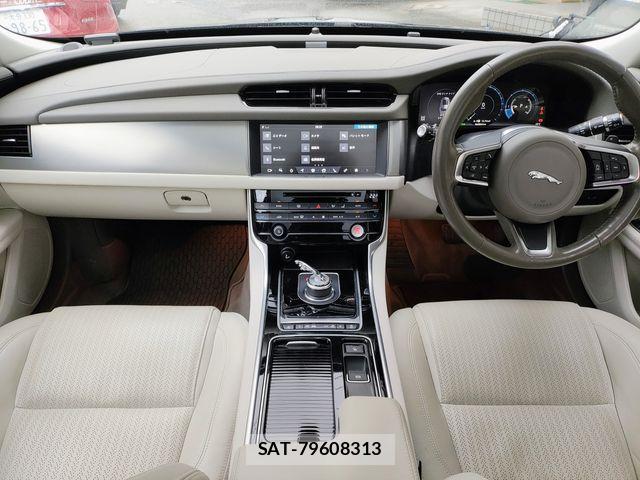 Jaguar XF 2018-09 8829591-1