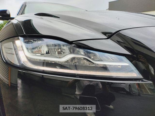 Jaguar XF 2018-09 8829591-23