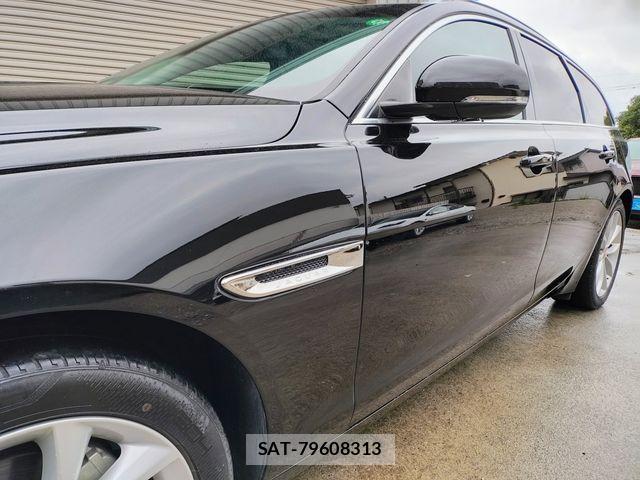 Jaguar XF 2018-09 8829591-26
