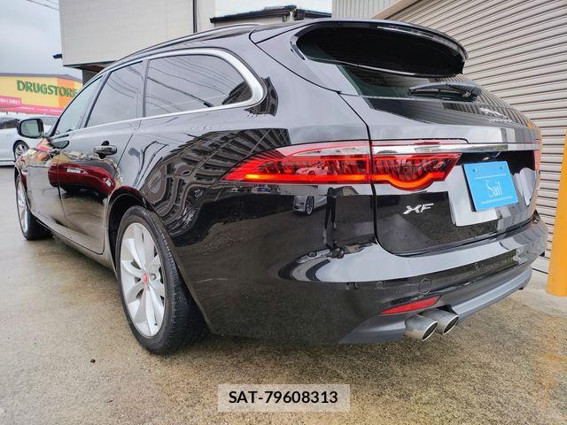 Jaguar XF 2018-09 8829591-2