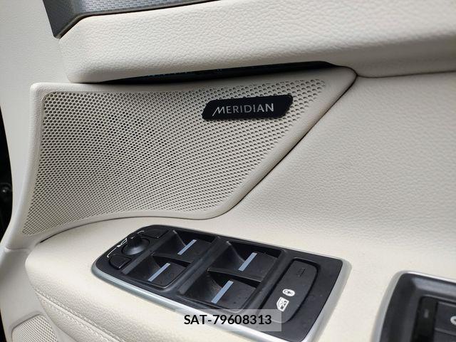 Jaguar XF 2018-09 8829591-29