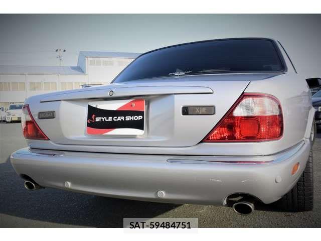 Jaguar XJ SERIES 2002-01 1299379-18