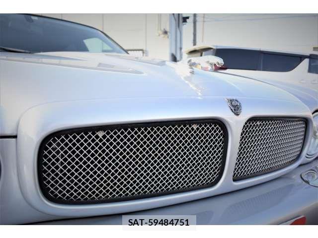Jaguar XJ SERIES 2002-01 1299379-19