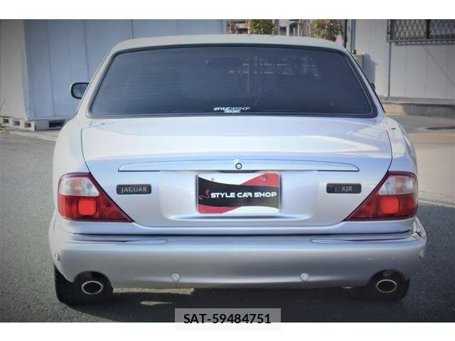 Jaguar XJ SERIES 2002-01 1299379-2