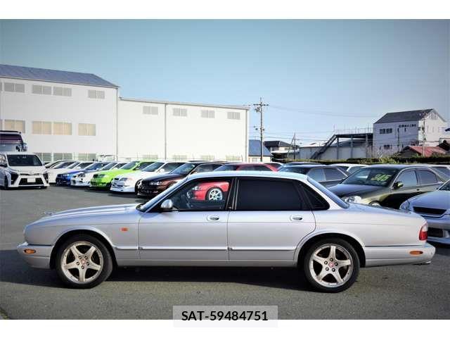 Jaguar XJ SERIES 2002-01 1299379-4