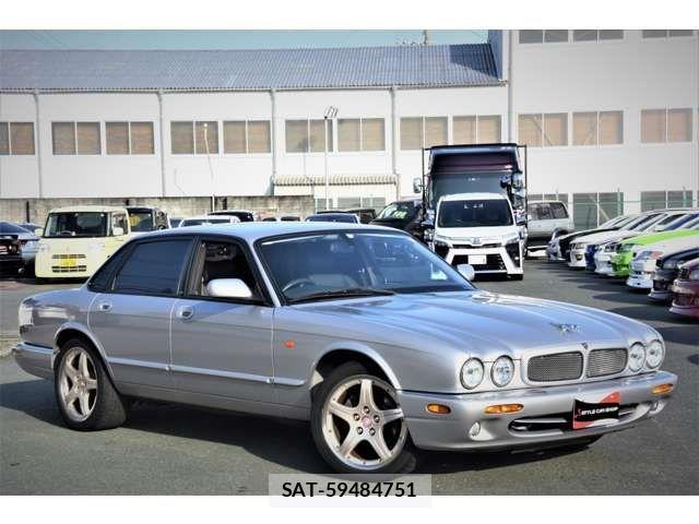 Jaguar XJ SERIES 2002-01 1299379-5