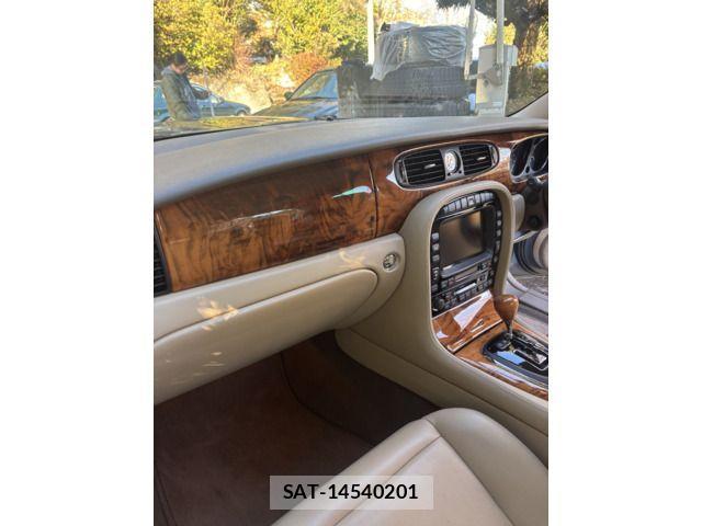 Jaguar XJ SERIES 2004-07 3672601-8