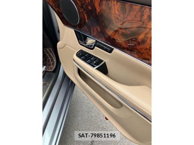 Jaguar XJ SERIES 2013-06 7327623-10
