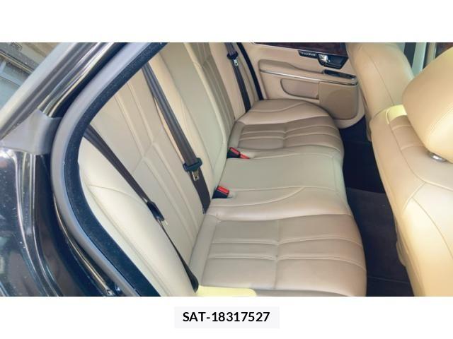 Jaguar XJ SERIES 2012-02 8336298-10