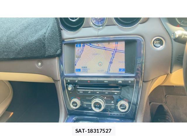 Jaguar XJ SERIES 2012-02 8336298-19