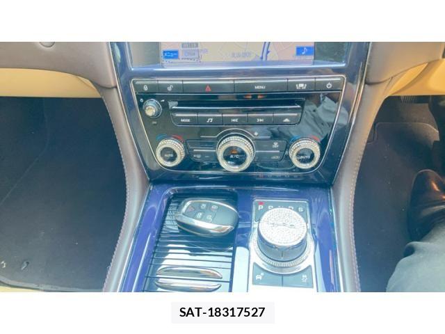 Jaguar XJ SERIES 2012-02 8336298-21