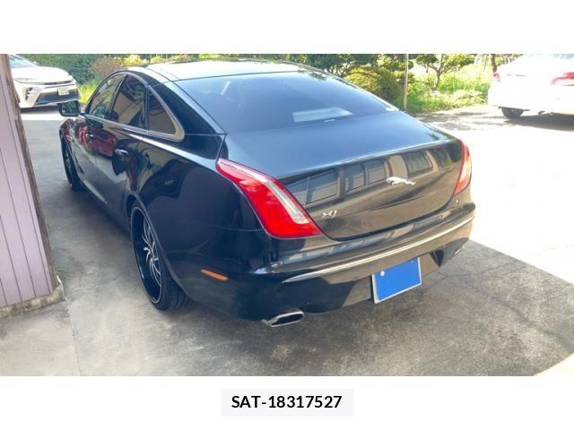 Jaguar XJ SERIES 2012-02 8336298-7