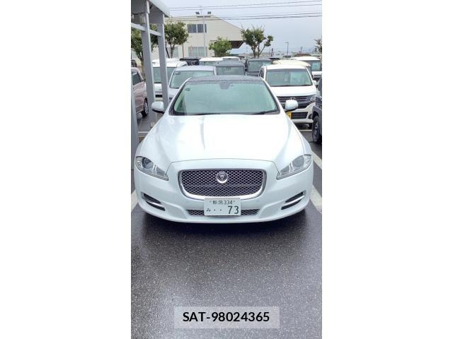 Jaguar XJ SERIES 2012-11 8659577-0